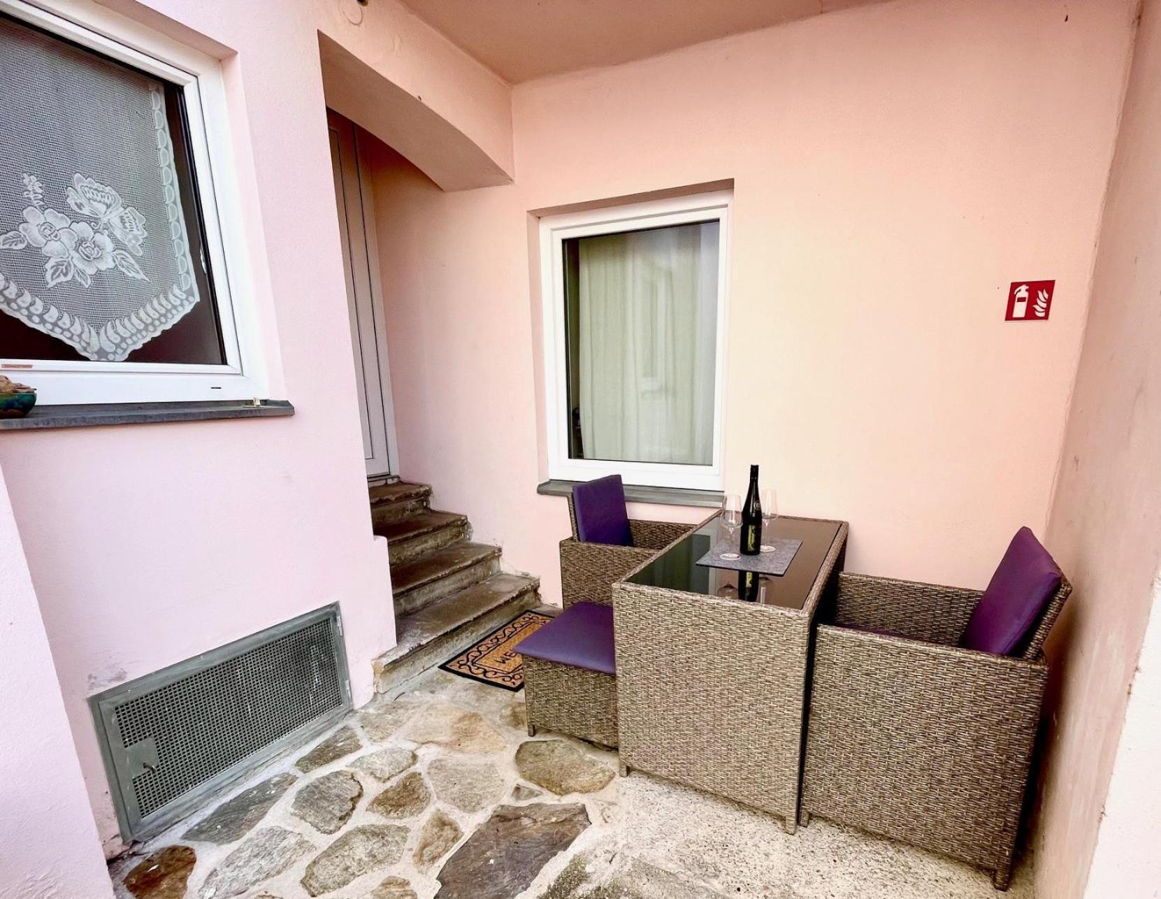 Bobbys Gartenapartment Krems an der Donau Bagian luar foto